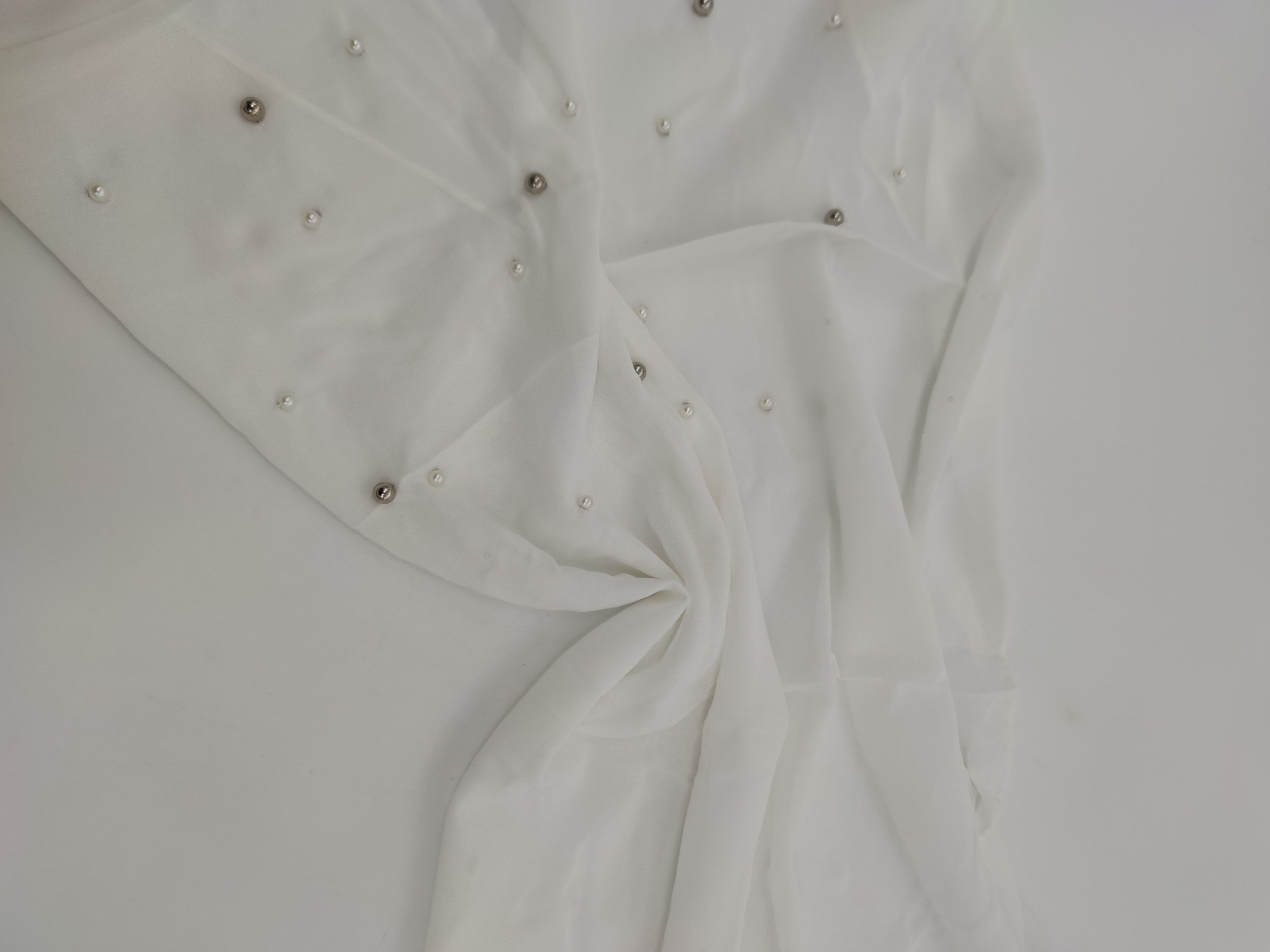 Hijab mousseline à perle avec bonnet intégré