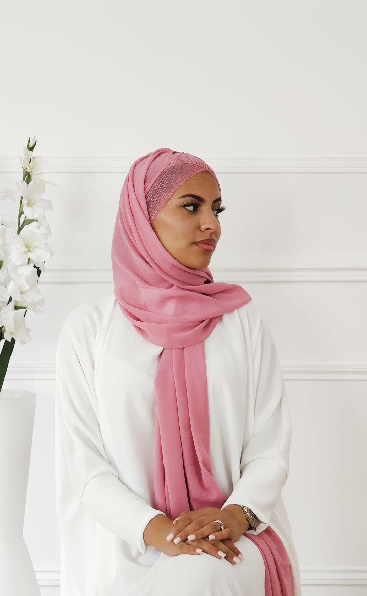 Hijab mousseline avec bonnet bandes brillantes à nouer