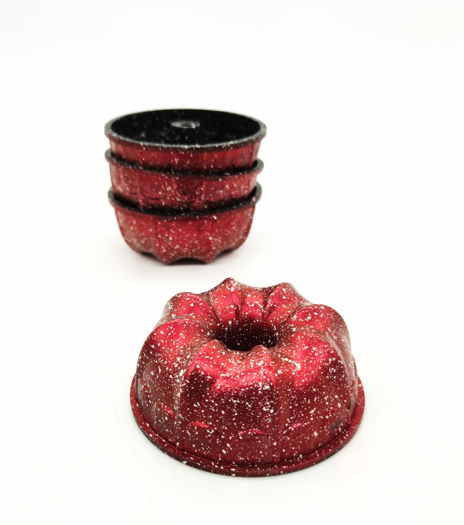 Moules à gâteaux individuels Rouge – produit proposé sur Souk Dubaï